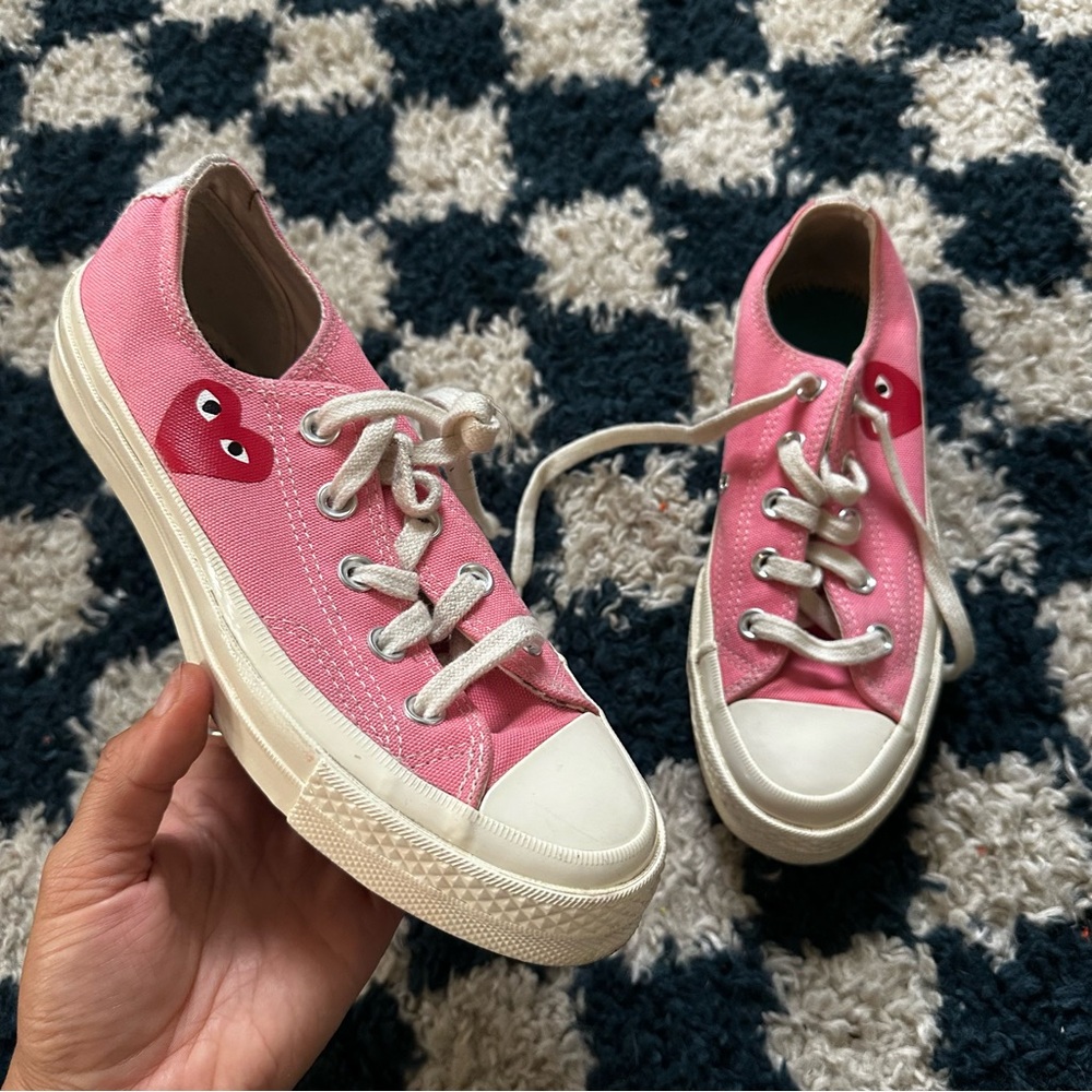 Play Comme des Garçons x Converse Chuck Taylor All Star 70' Low (Bright Pink)